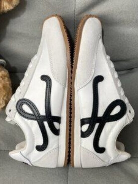 Loewe Shoes - LOEWE Black-Accent White Classic Sneakers